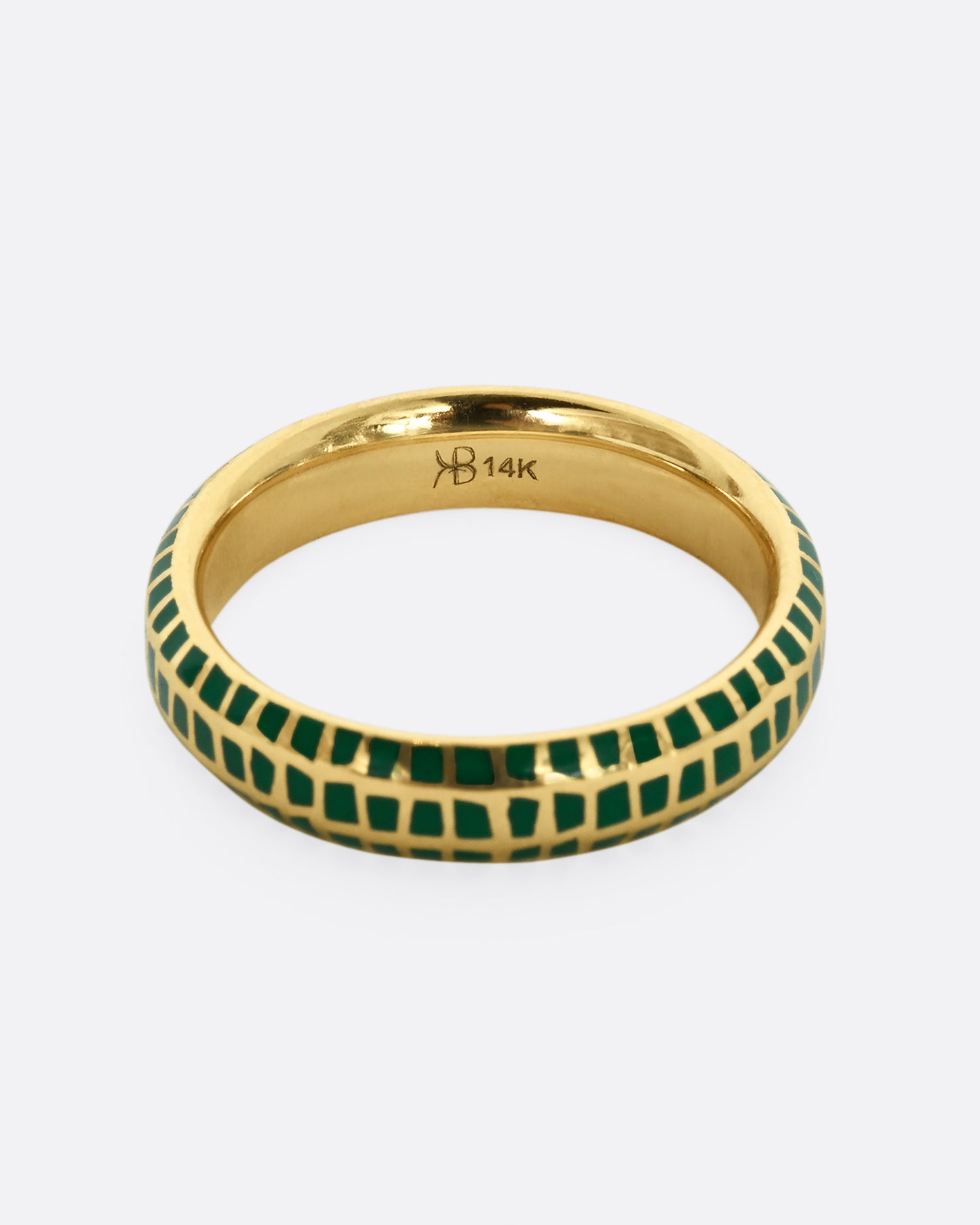 A yellow gold band with an irregular checkered pattern all the way around.