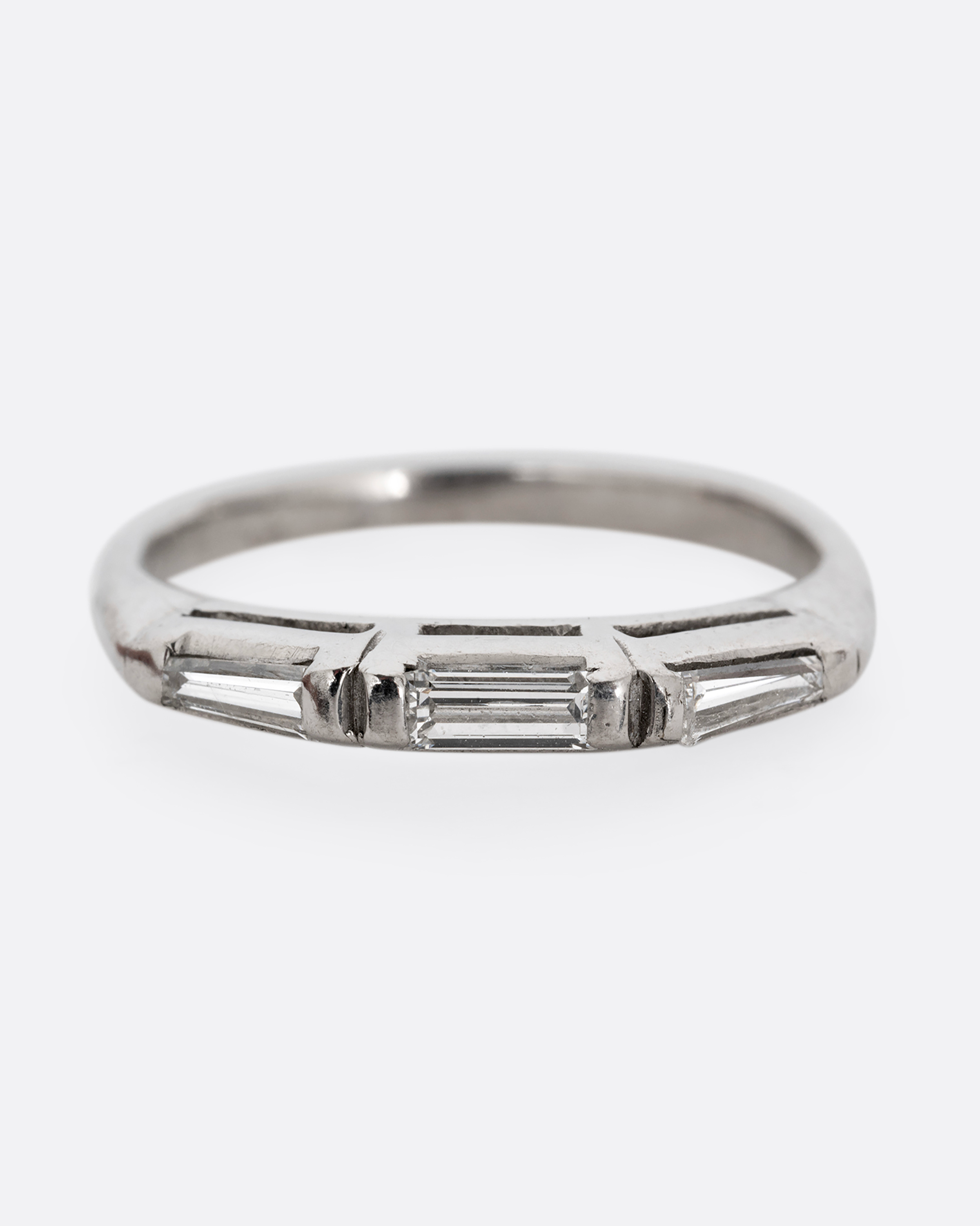BAGUETTE DIAMOND RING