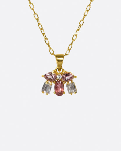 Eva Noga Muska necklace in yellow gold, a cluster of pink tourmalines and baguette diamonds on a fine chain