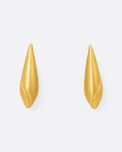 Yellow gold shell stud earrings, the pair from the front